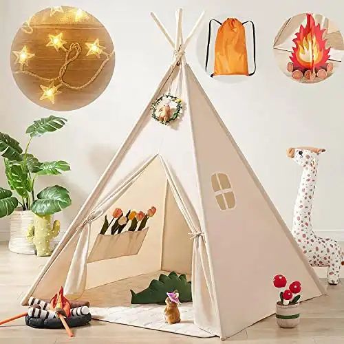 Tipi Zelt mit leuchtenden Lichtern, Lagerfeuer und Tragetasche