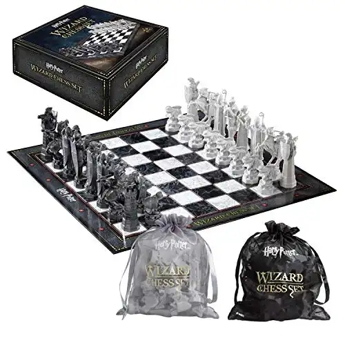 The Noble Collection Wizard Schach Set